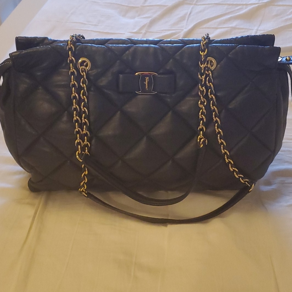 Ferragamo Ginette Shoulder Chain bag in black